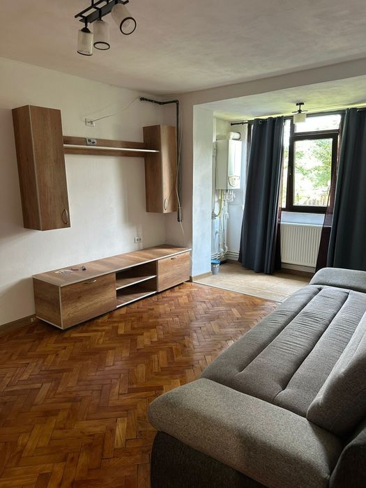 Închiriez apartament doua camere, zona  Cristian  Oancea.