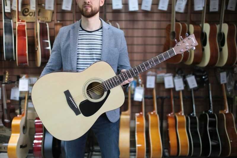 Акустическая гитара YAMAHA F310 фирменная, оригинал