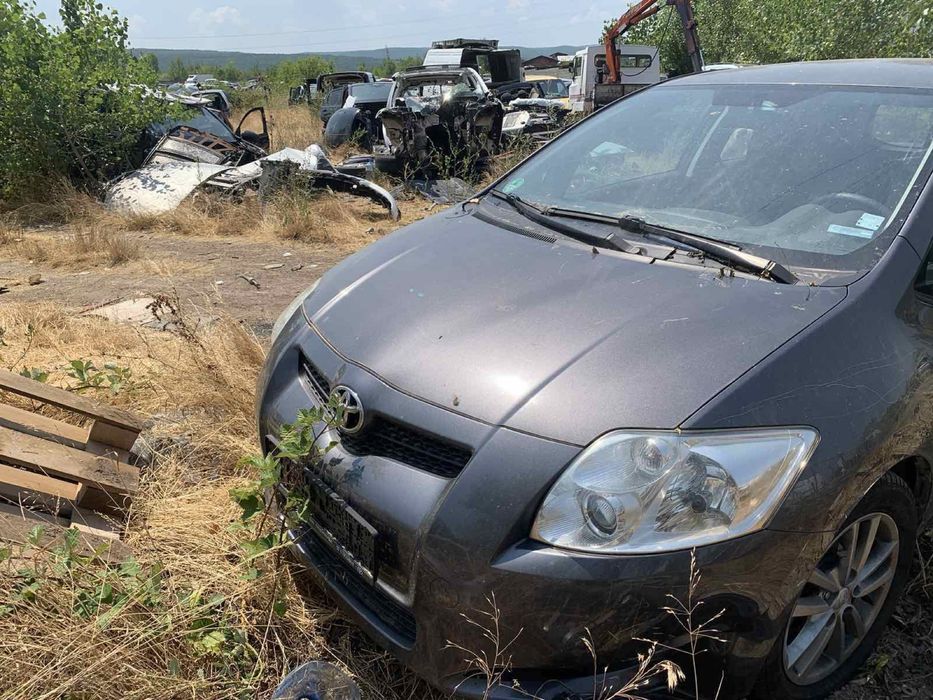 Toyota Auris 2.2D-CAT D4D/1.4D4D/1.4i на части