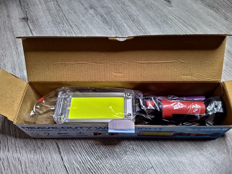 Lampa LED cu acumulator, 20W, portabila, magnetica, cu carlig