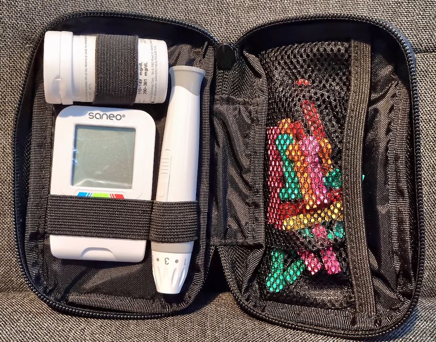 Vând aparat de testare a glicemiei !