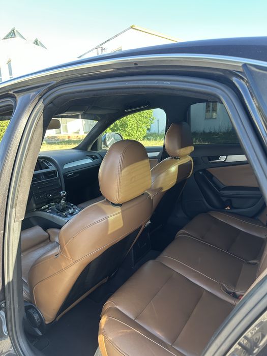 Vând Audi A4 B8