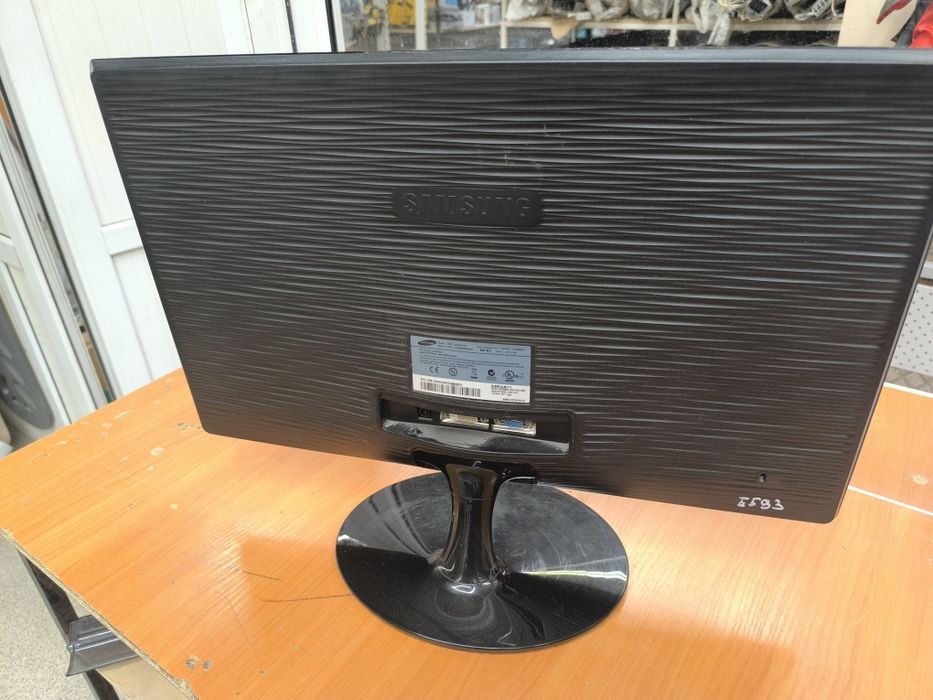 Монитор Samsung SyncMasterS23B300