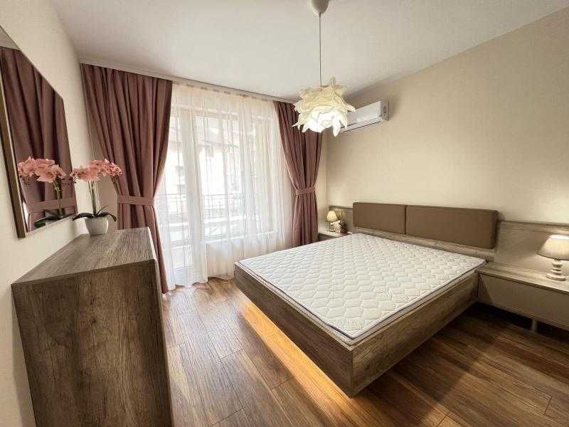 Чисто нов двустаен апартамент в Центъра!