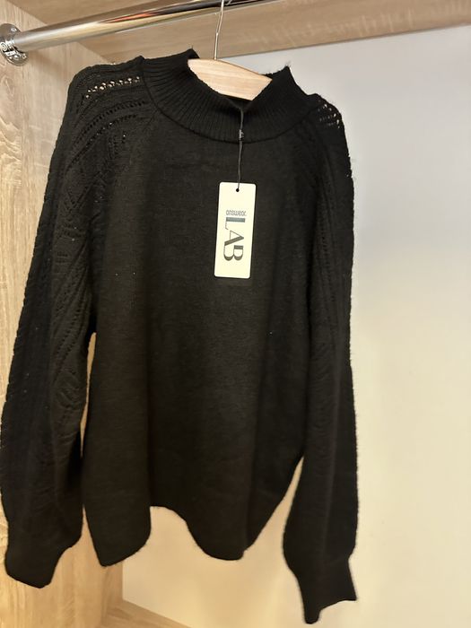 Нов пуловер “Answear LAB”, размер S/M