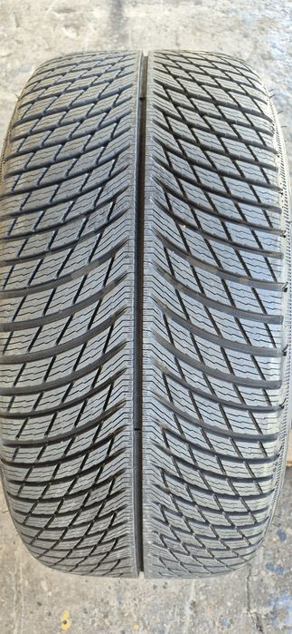 4 anvelope iarna noi Michelin,fata 265/35/21,spate 305/30/21,dot 2022.Pretul este pe bucata.