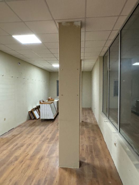 Дава се под наем Магазин в София, Полигона - 200 кв.м за 280.5 € - Снимка #1