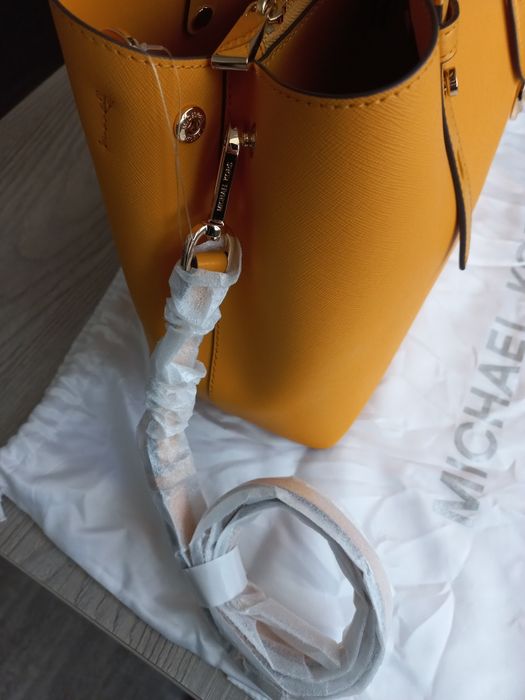 Michael Kors Mel Medium Tote – оригинална