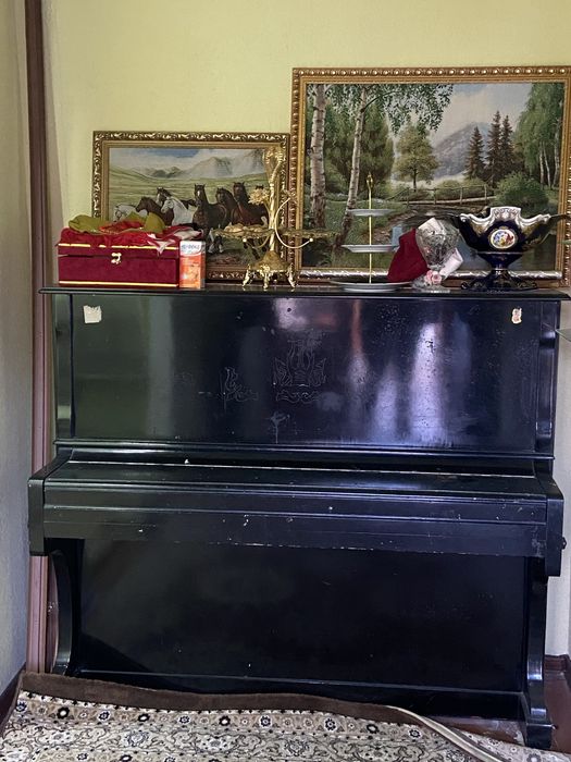 Продается пианино