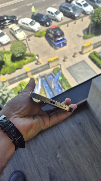 Продается iPhone 15 Pro Max 256gb