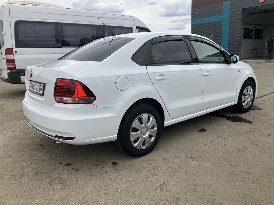 Продаю поло седан 2015