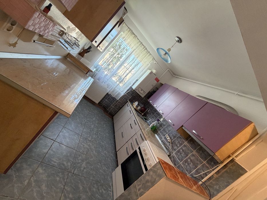 Apartament 3 camere , Etaj 4