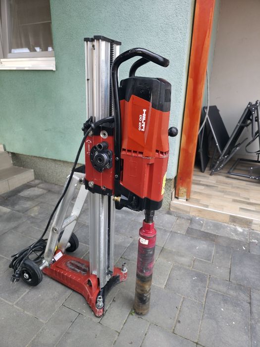 HILTI -  DD-200 .