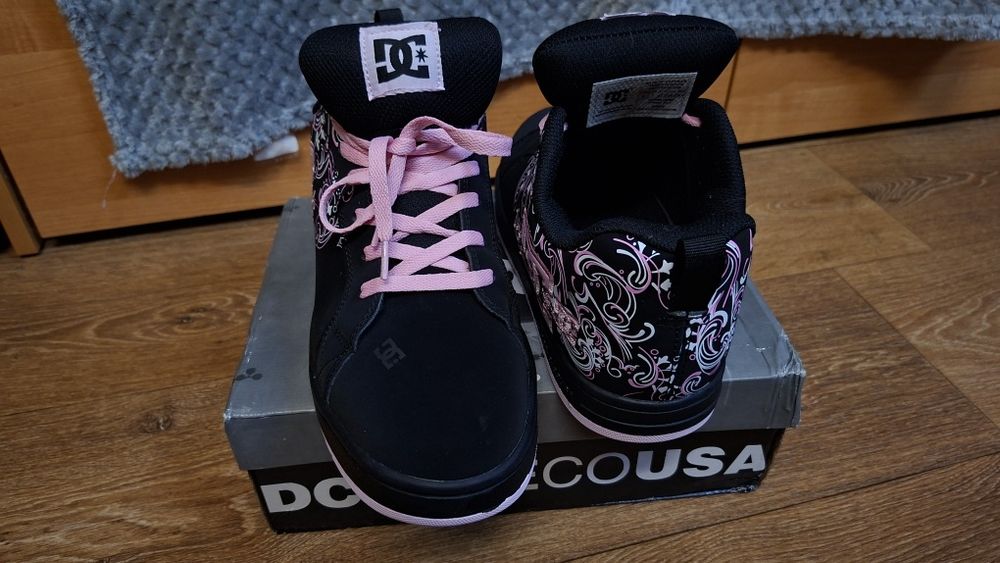 Кросовки новые DCSHOECOUSA