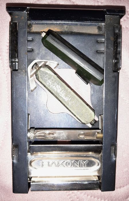 Aparat vechi ascutit lame BAKONY