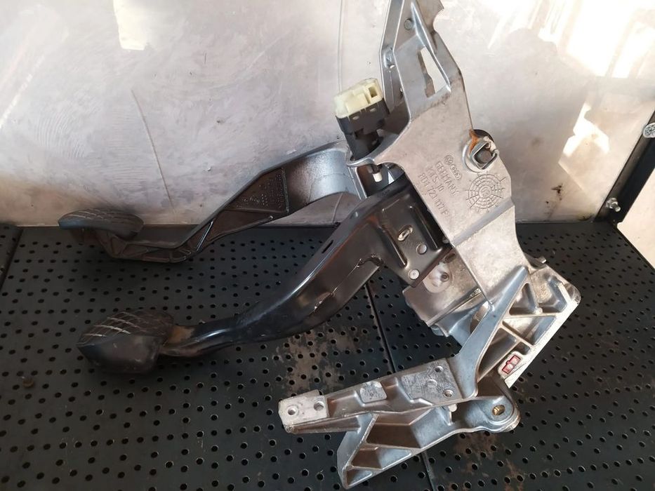 Ansamblu pedalier 1.9 tdi audi a6 c5 8d1721316k 8d1721117p