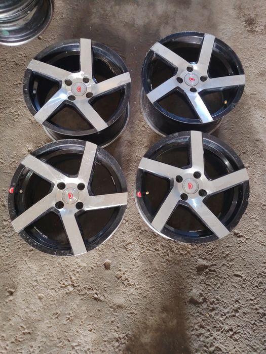 Vossen R 15 saka diska sotiladi