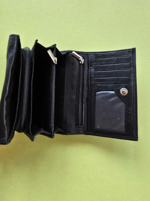 Черно портмоне от естествена кожа