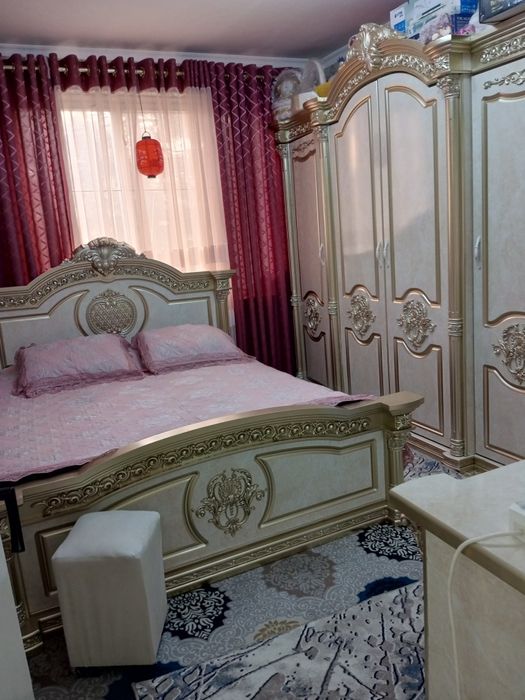 Продам 3-комнатный квартиру с мебелями.