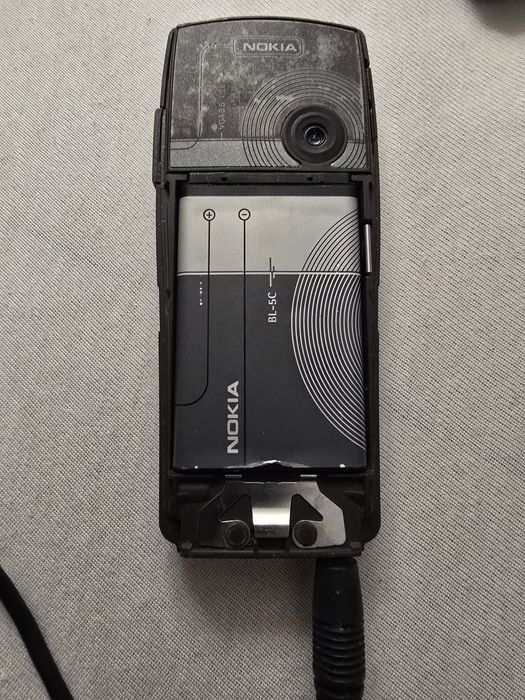 Nokia 6230 – clasic, funcțional, ideal colecție