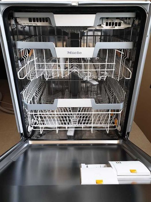 XXL Съдомиялна Miele - Auto Open - 14 Комплекта - Частично Вграждане