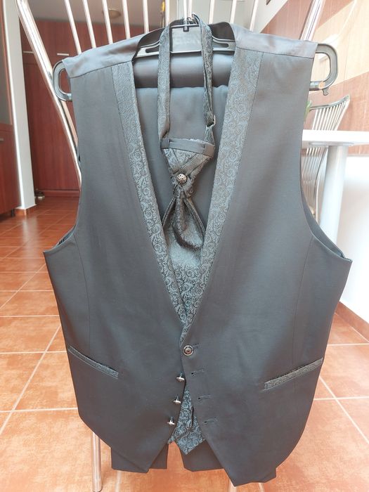 Costum pentru mire