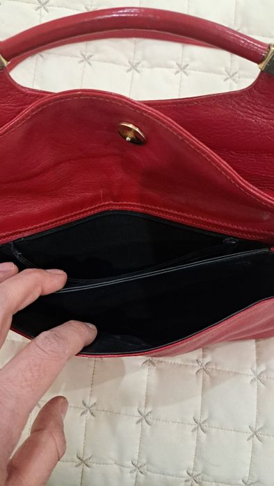 Продавам стилна червена дамска чанта
