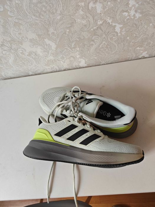 Новые кроссовки Adidas