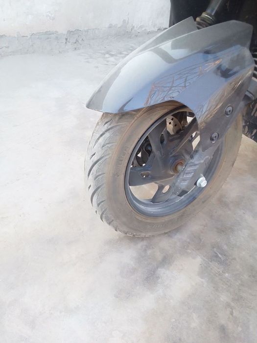 Скутер сотилади.