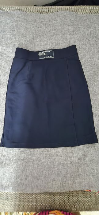 Продам школьную одежду