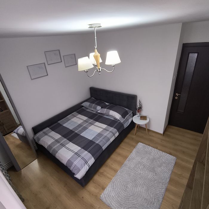 Inchiriez apartament 3 camere