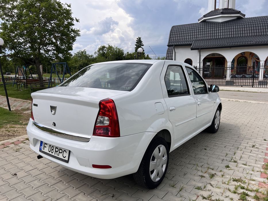 Dacia Logan 2012 Black line