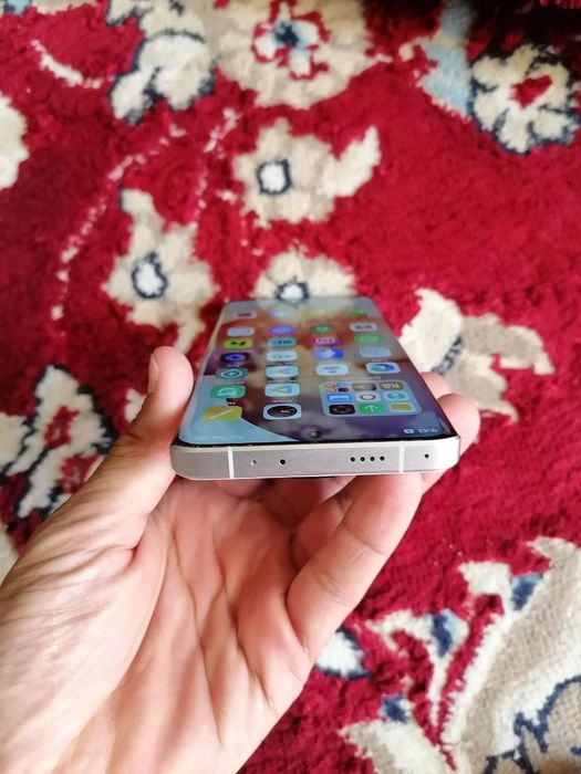 Xiaomi Mi 13 ultra sotiladi.