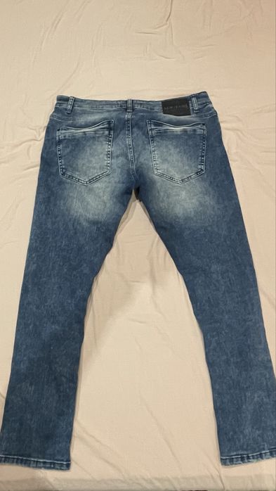 Продавам дънки размер 34