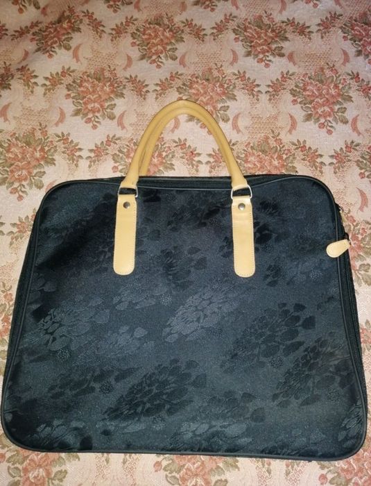 Три чанти за лаптоп