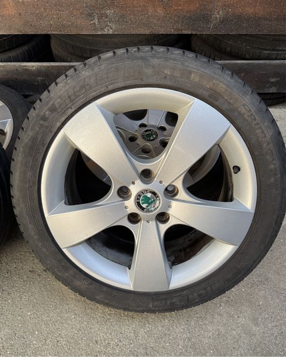Jante R17 originale Skoda Anvelope 225/45 Michelin Vara