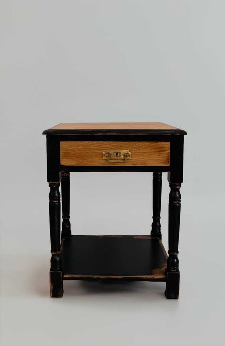 Noptieră stejar unicat – finisaj manual