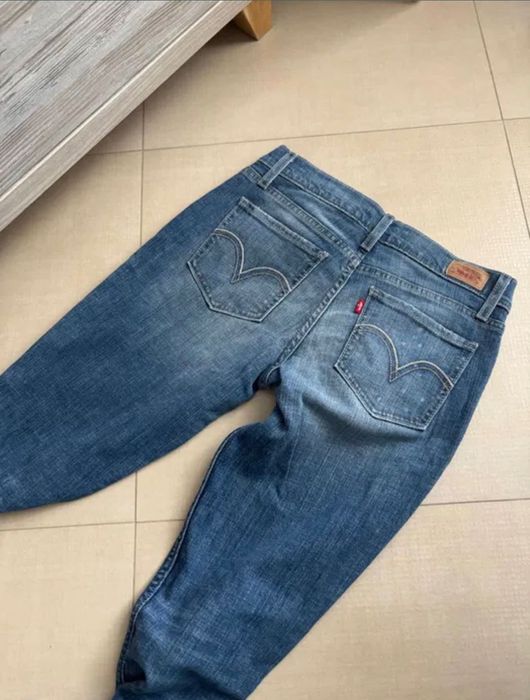 Дънки Levi’s не са носени