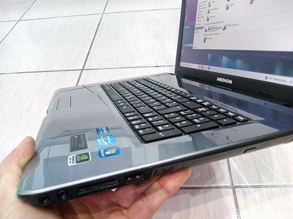 Лаптоп MEDION AKOYA Notebook P7624 MD 98920 - 4 процесора