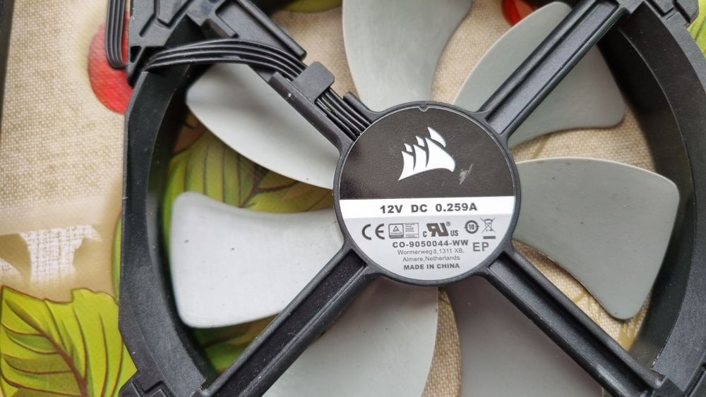 Ventilatoare pc 140mm corsair / arctic