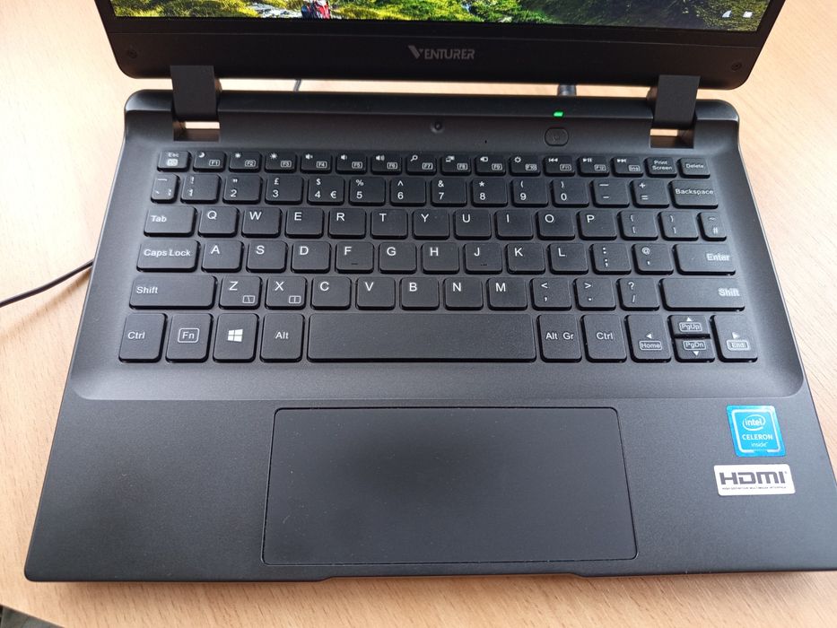 Лаптоп Venturer CN6811