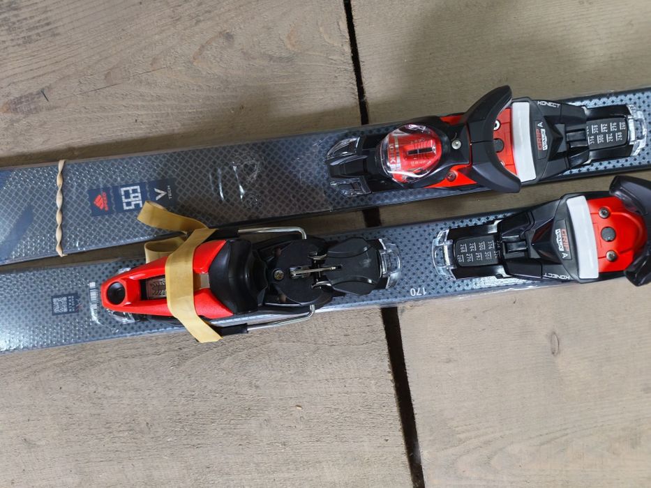 Schiuri Dynastar Speed 563 (170 cm) + Legături Look NX 12 - NOI, SIGILATE
Descriere: