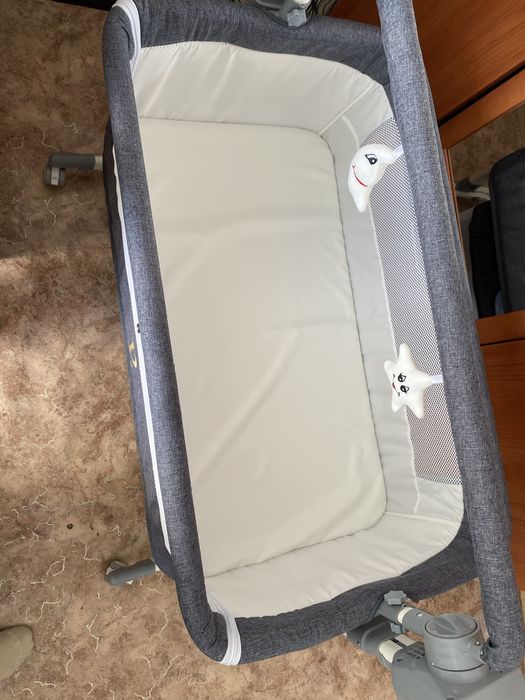 Продам кроватку манеж