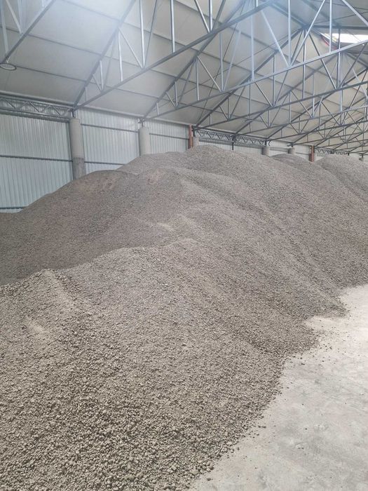 Șrot Soia 46%, Șrot Floarea Soarelui 35%, Șrot Rapiță 34%, Tărate de grâu, Furaje, Concentrate