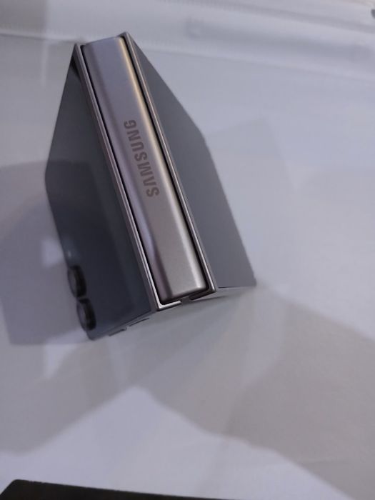 Samsung Z Flip 6 512 GB за части