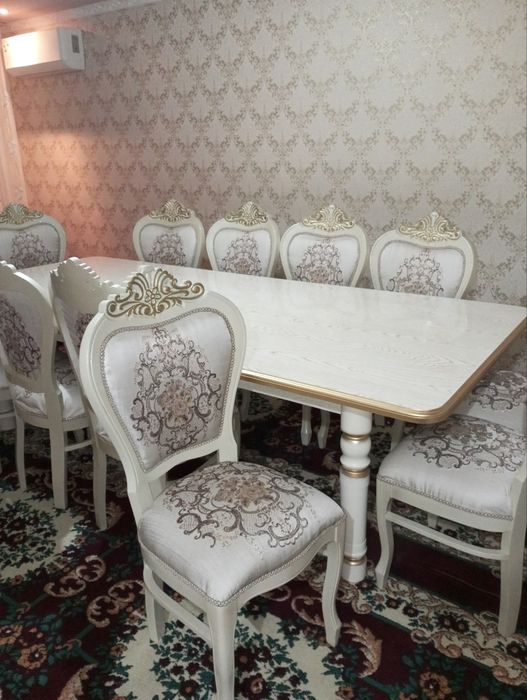 12 кишилик стол стул сотилади