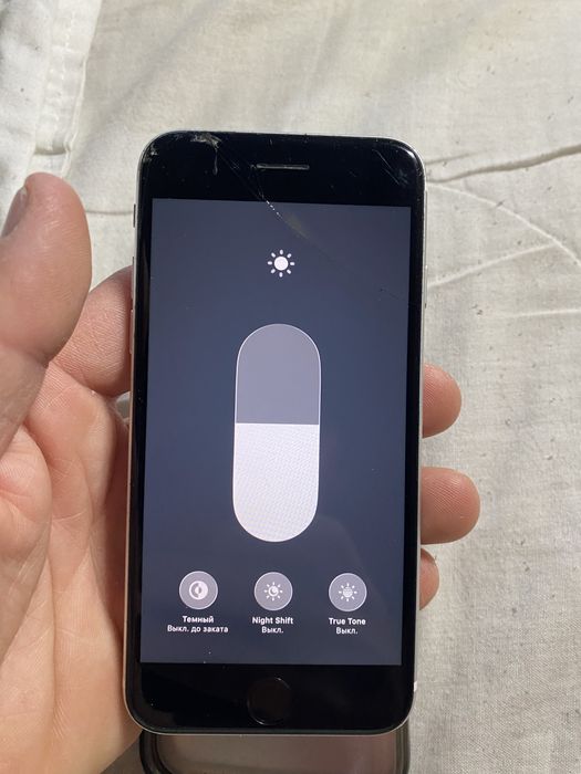 Iphone 11 128g и Iphone Se 64g