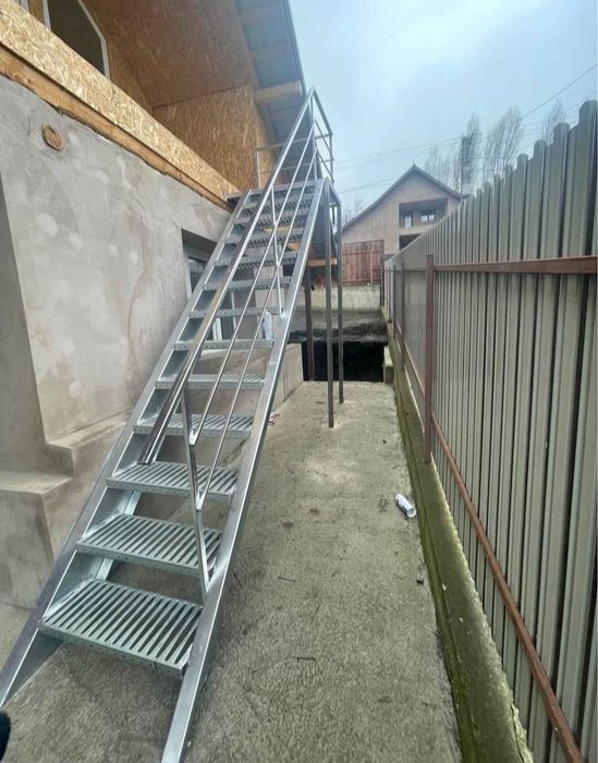 Scări zincate galvanizate