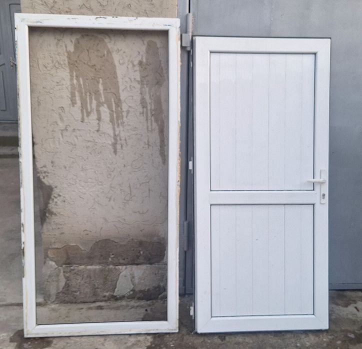 Пластиковые дверь