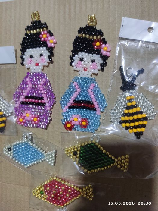 подвески из бисера.